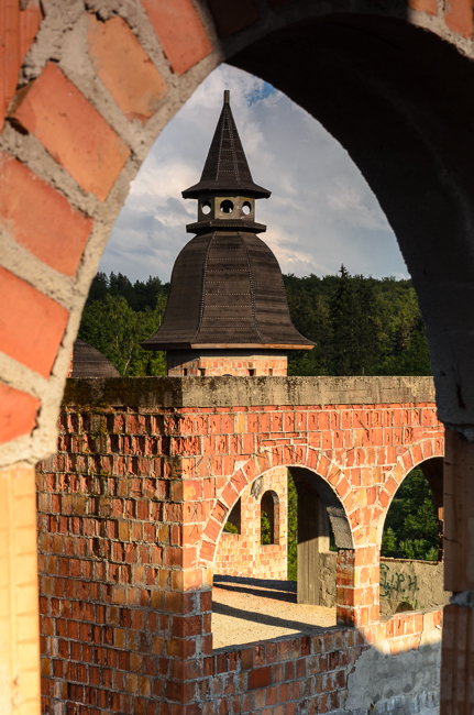 fot. Marta Reszka &copy; 2012. Castle in Lapalice - Zamek w Łapalicach