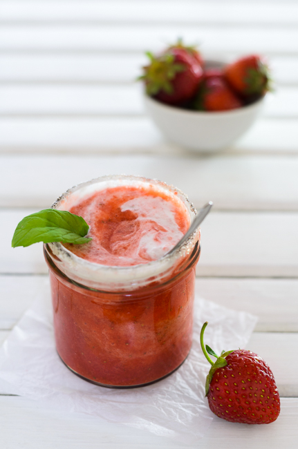fot. Marta Reszka &copy; 2015. Strawberry dessert with whipped cream.