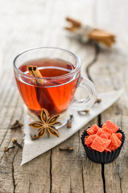 fot. Marta Reszka &copy; 2015. Red tea with anise and cinnamon.